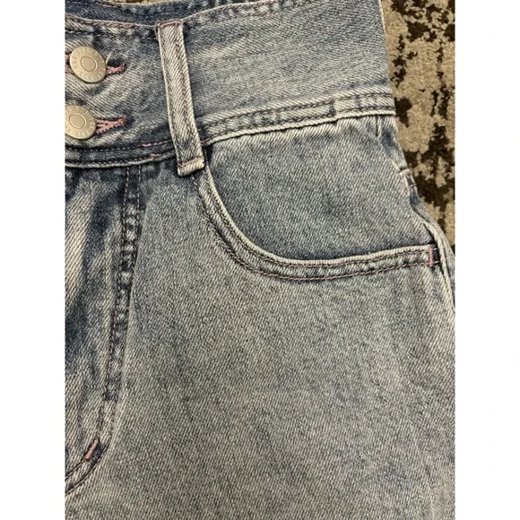 Urban Outfitters BDG White Washed High Rise Short Shorts Size 24 - Picture 3 of 12